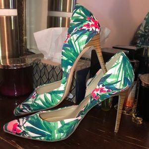 Floral pointed toe beautiful heel